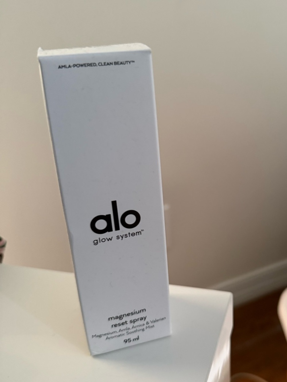ALO Yoga Glow System Magnesium Reset Spray - White Packaging

Never used